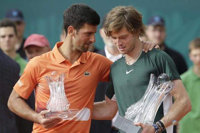 满了动人的 满了动人的