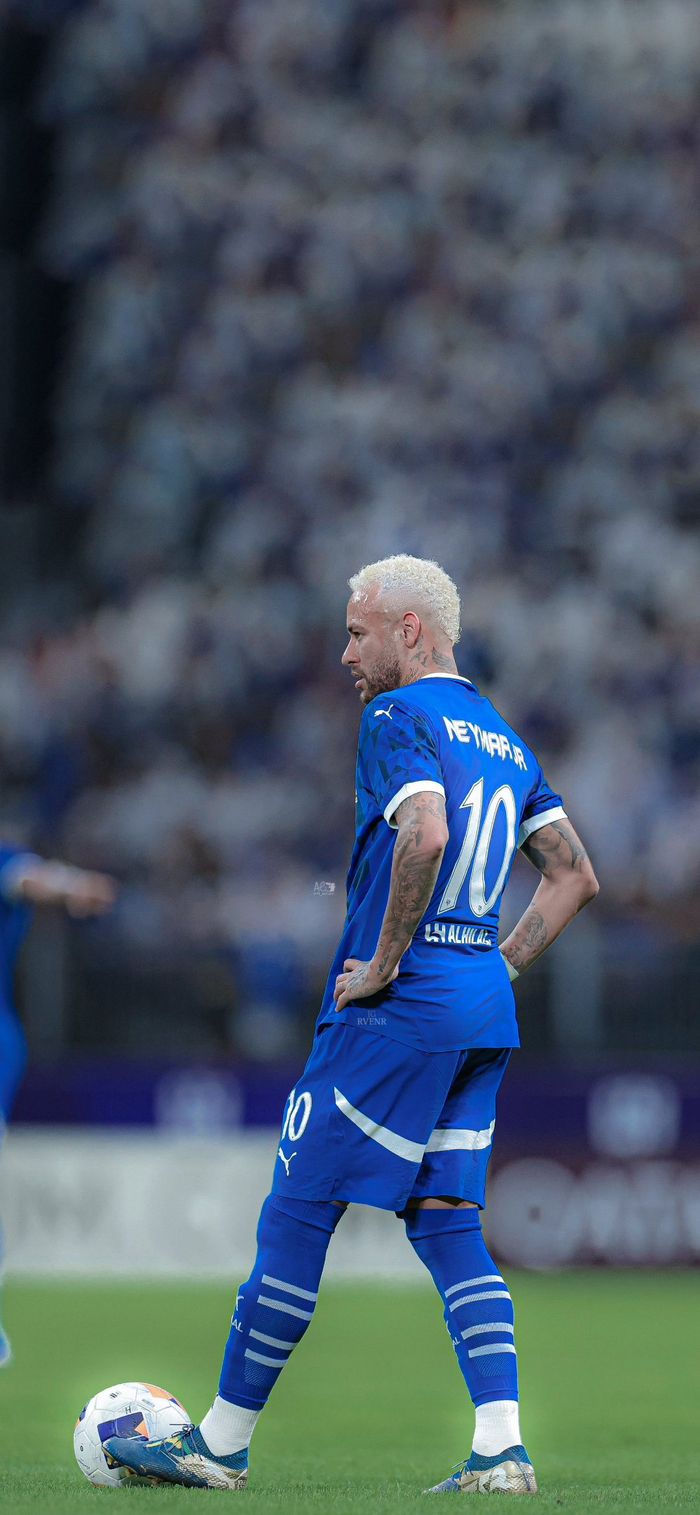 高价引援与 高价引援与