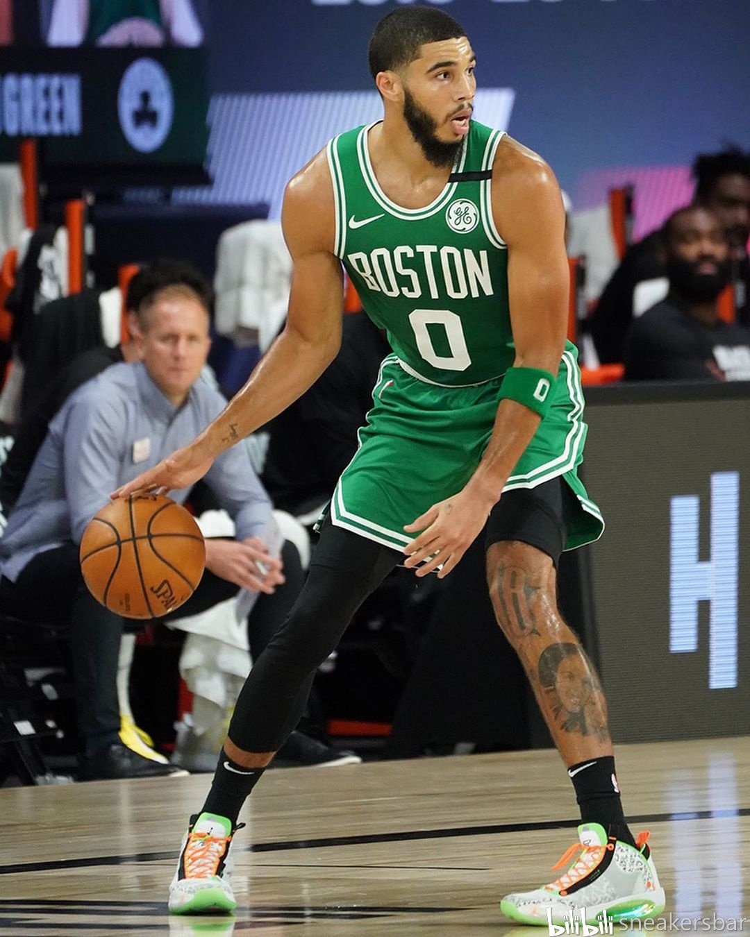 日本边后卫 日本边后卫